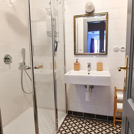Madona Apartman *